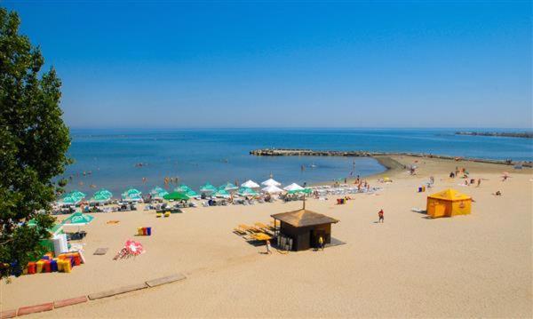 Hotel Delfin Mamaia Esterno foto