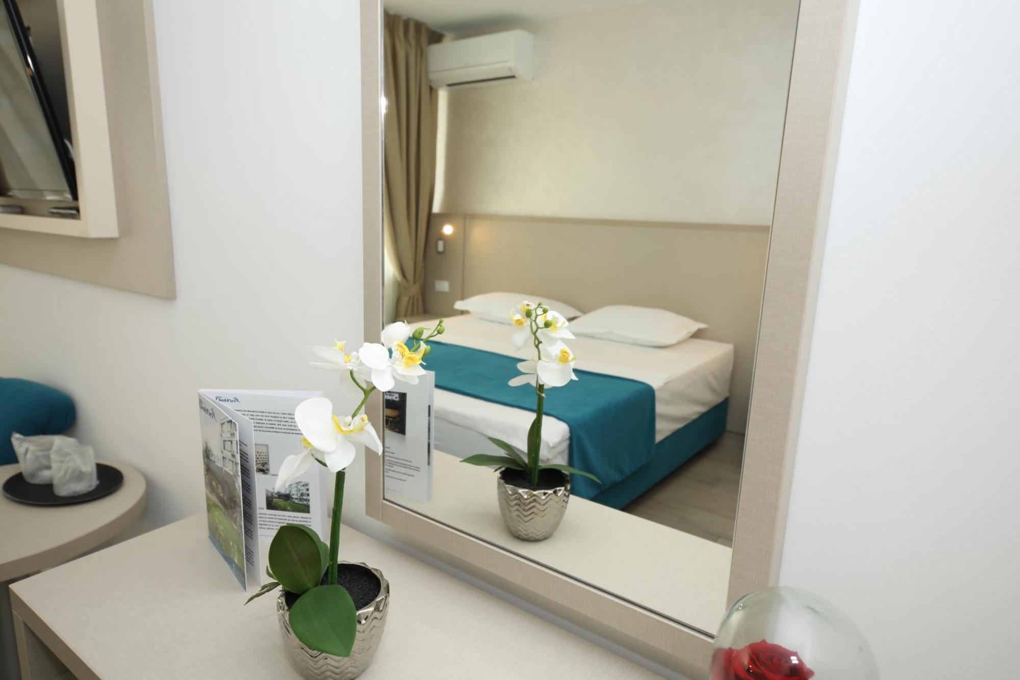 Hotel Delfin Mamaia Esterno foto