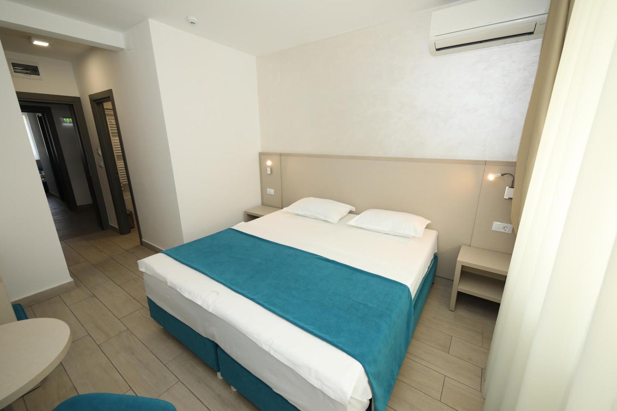 Hotel Delfin Mamaia Esterno foto